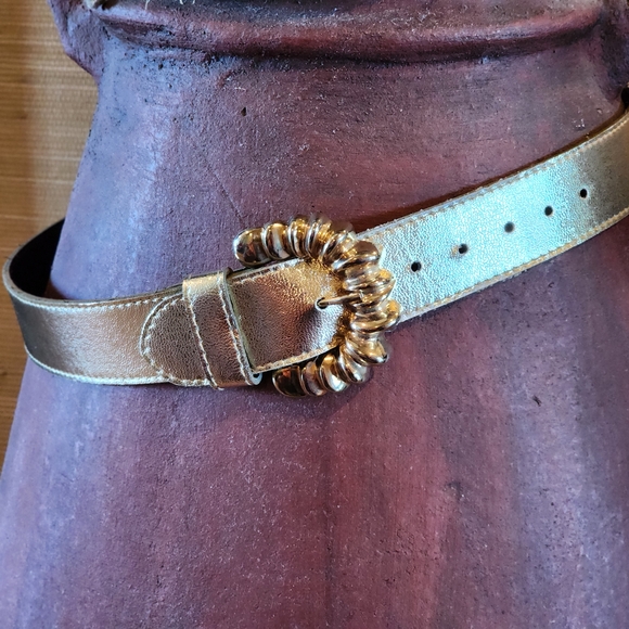 The Unbranded Brand Accessories - Gold Metallic Belt with Decorative Gold Buckle 1 ¼ Inch Wide 35" M/L